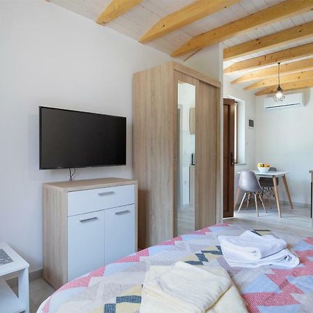 Apartments Leonardo&Mak Пула Екстериор снимка