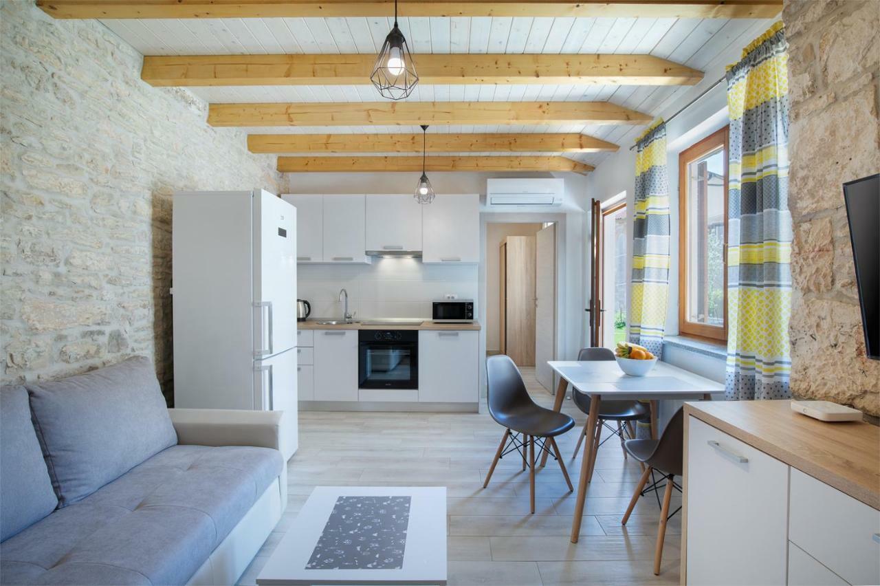 Apartments Leonardo&Mak Пула Екстериор снимка