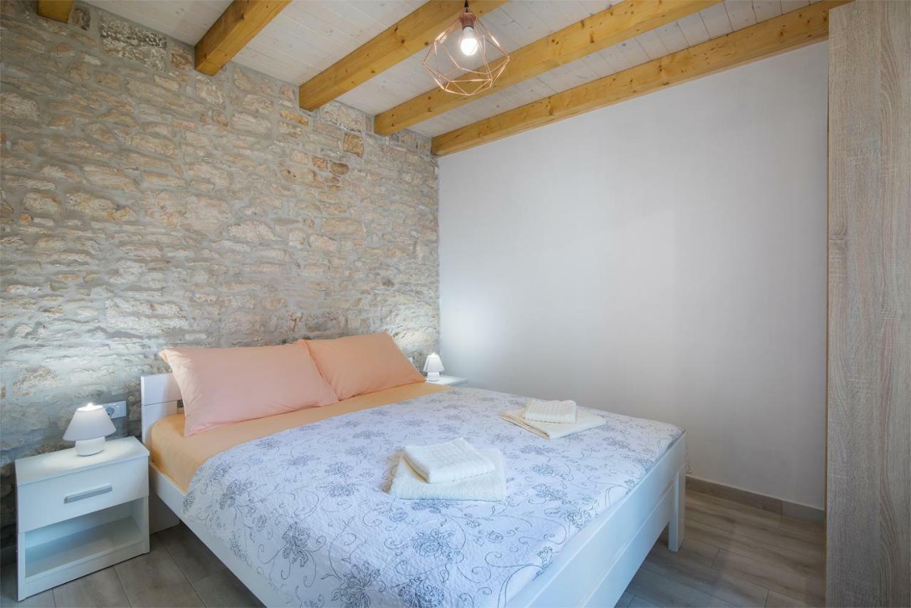 Apartments Leonardo&Mak Пула Екстериор снимка