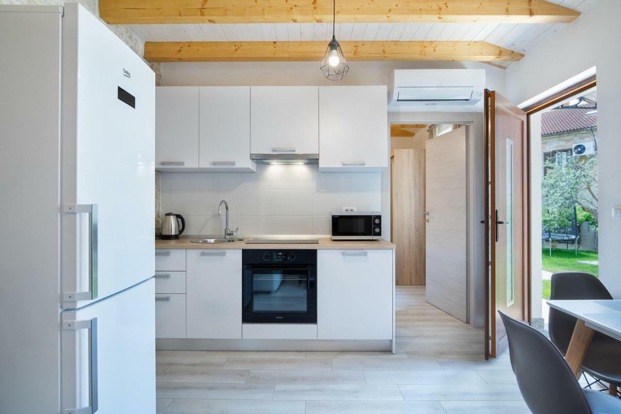 Apartments Leonardo&Mak Пула Екстериор снимка